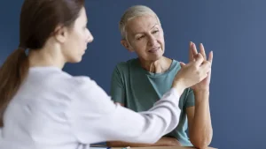 Yaponiyada Parkinsonni davolash uchun yangi dori tasdiqlandi