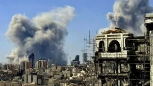 Eron raketasi zarbasidan keyin Isroilda katta kimyo zavodi yonib ketdi