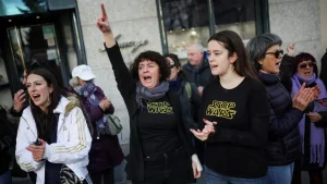 Ispaniyada Yaqin Sharq urushiga qarshi minglab insonlar norozilik bildirdi