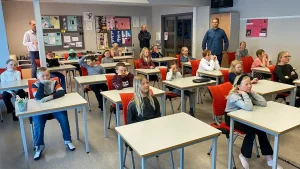 Norvegiya maktablarida telefon cheklovi ijobiy natija berdi