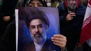 Eron oliy rahbari Mujtabo Xominaiy ogir jarohatlardan tiklanmoqda