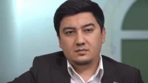 Davron Asqarov mashinasini urib ketgan haydovchi qochdi
