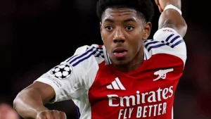 «Arsenal» Miles Lyuis-Skelli bilan shartnoma uzaytirdi