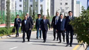 Президент Мирзиёев ознакомился с массивом "Новый Узбекистан"