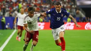 Spain's team beat France to reach the final