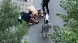 Uchtepada inspektorga pichoq bilan hujum qilgan shaxs qo‘lga olindi