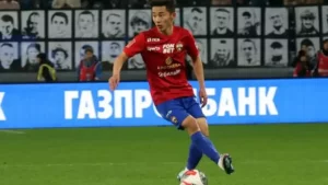 Abbosbek Fayzullayev SSKAdagi ilk sovriniga yaqin: O‘zbek legionerining "romb" uslubidagi muvaffaqiyati!