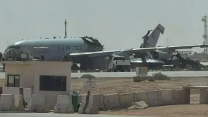 После удара Ирана американский разведывательный самолет раскололся пополам