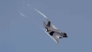 Eron hududida AQShning F-35 qiruvchisi o'qqa tutildi