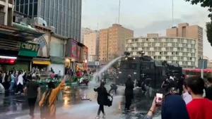 Tramp Erondagi namoyishchilarni qo‘llab-quvvatlashga tayyor