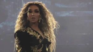 Rayhon G‘aniyeva konsertida noodatiy obraz namoyish etdi