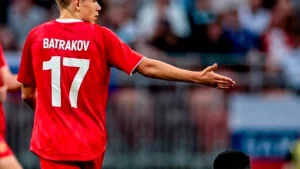 Denis Glushakov RPLning eng yaxshi yosh futbolchilarini atadi