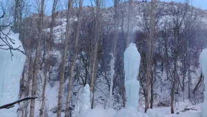 Shahrisabzda suv tanqisligiga qarshi sun’iy muzliklar qurildi