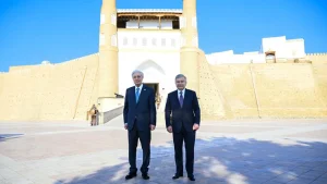 Президенты Узбекистана и Казахстана посетили исторические памятники Бухары